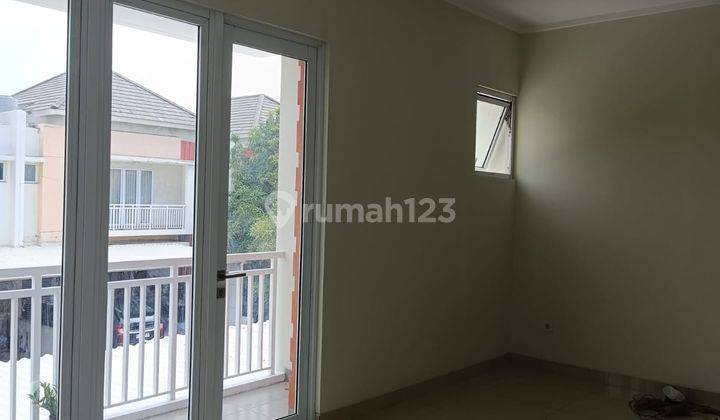 Rumah Asri Stratgegis 2 Lantai Dijual di Summarecon Bekasi 2