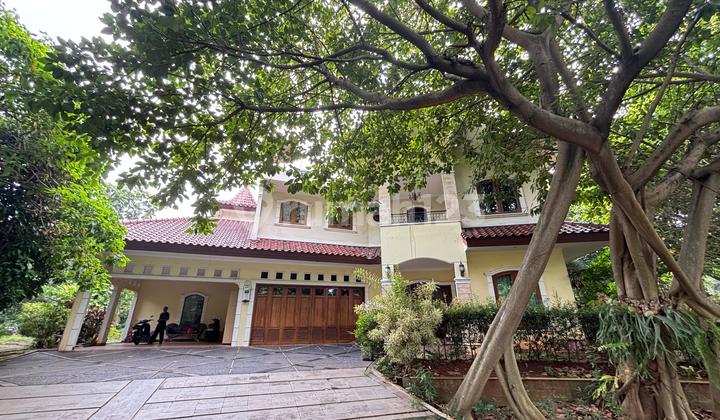 Dijual rumah mewah 2 lantai Kemang Pratama regency Dijual rumah mewah 2 lantai Kemang Pratama regency