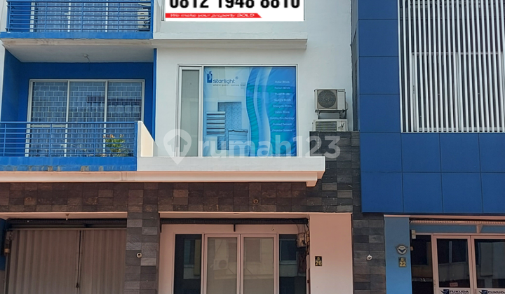 Ready-to-use shop-house, 500m from Cikarang toll gate, HGB at Cikarang Square, Cikarang, Bekasi. 2
