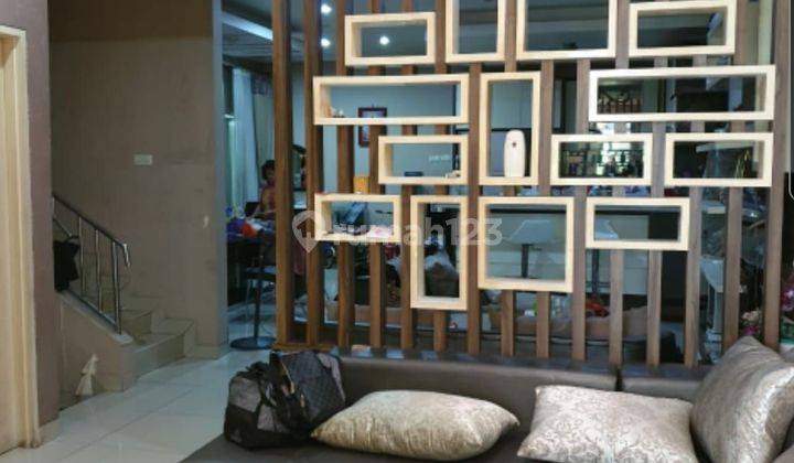 Rumah 2,5 lantai Full Renov di Puri Mansion, Jakarta Barat 2