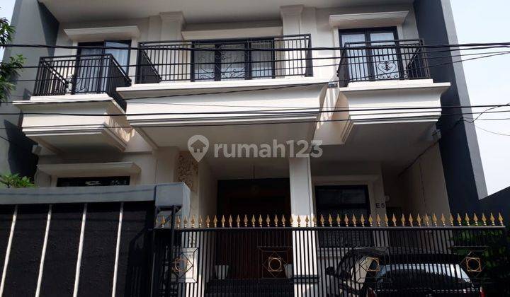 Rumah 2 Lantai Di Sunrise Garden, Jakarta Barat, J 1