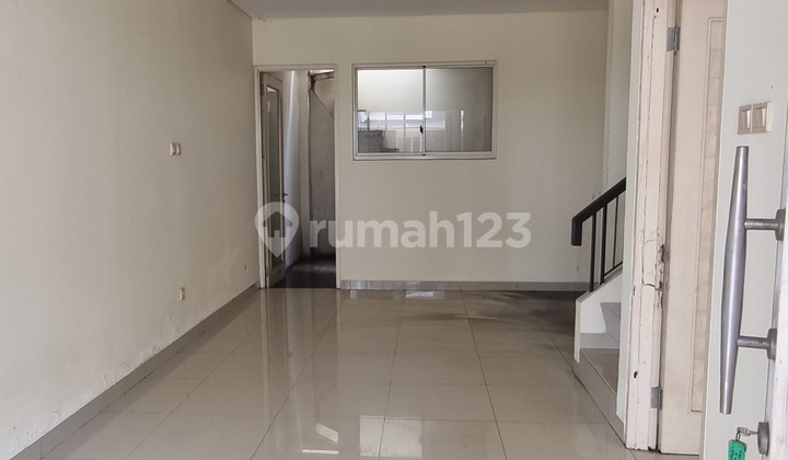 Huni Bribery House at Puri Mansion, West Jakarta 2