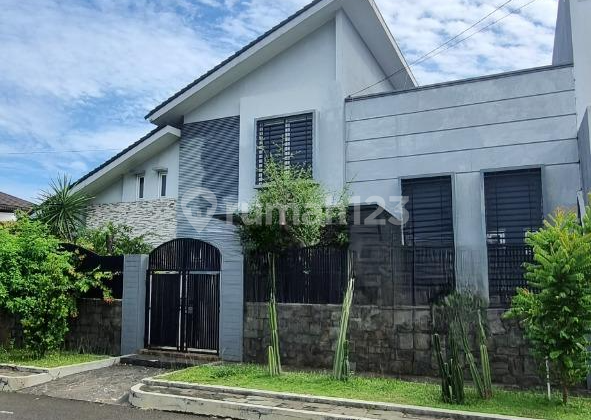 Rumah Hook Mewah Di Kayu Putih, Jakarta Timur