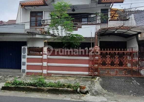 Rumah + Kios Pinggir Jalan Tanjung Duren, Jakarta Barat Rumah + Kios Pinggir Jalan Tanjung Duren, Jakarta Barat