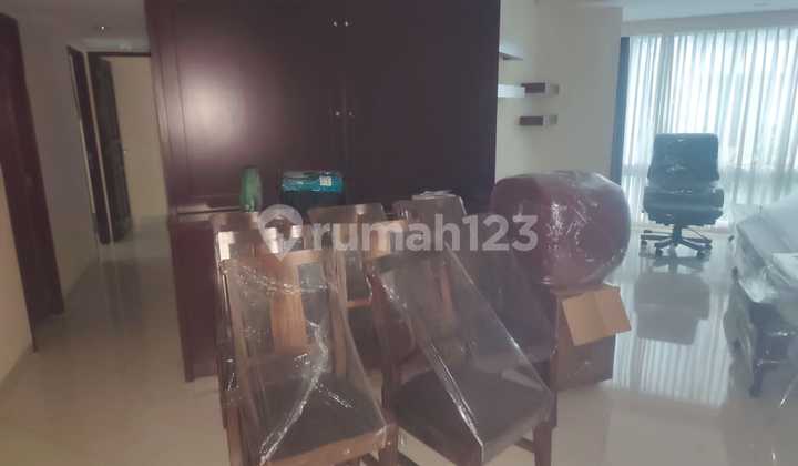 Apartement Taman Anggrek 3+1 Bedroom
