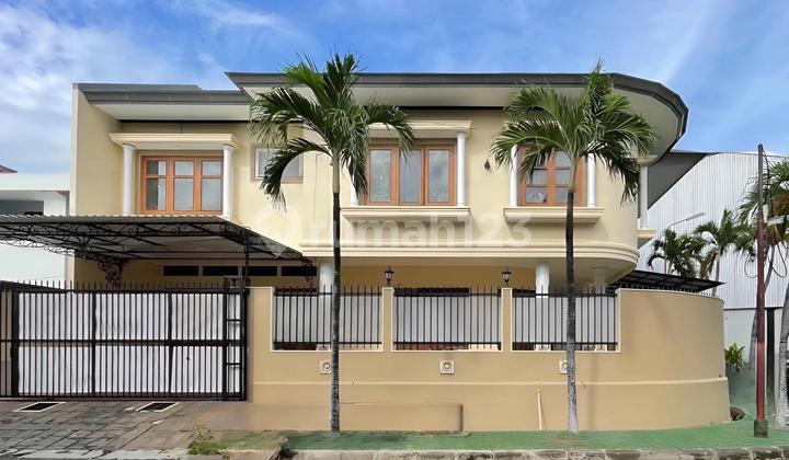 Luxury Hook House, In the Exclusive Puri Indah Cluster, West Jakarta 2