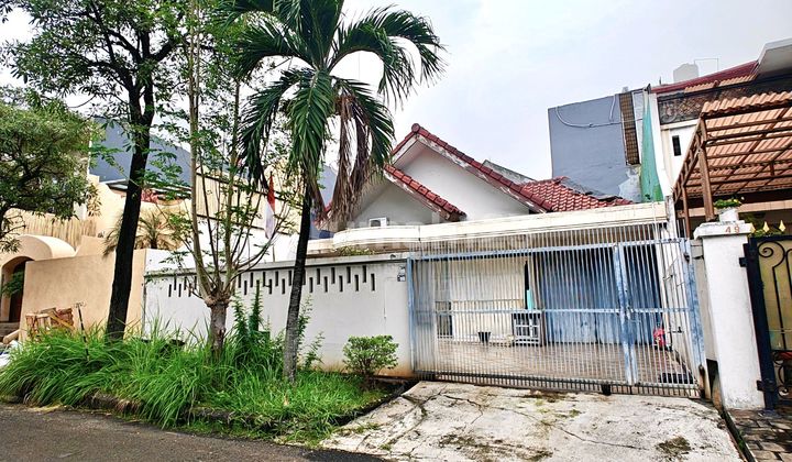 Rumah Tua Hitung Tanah di Permata Buana, Jakarta Barat
