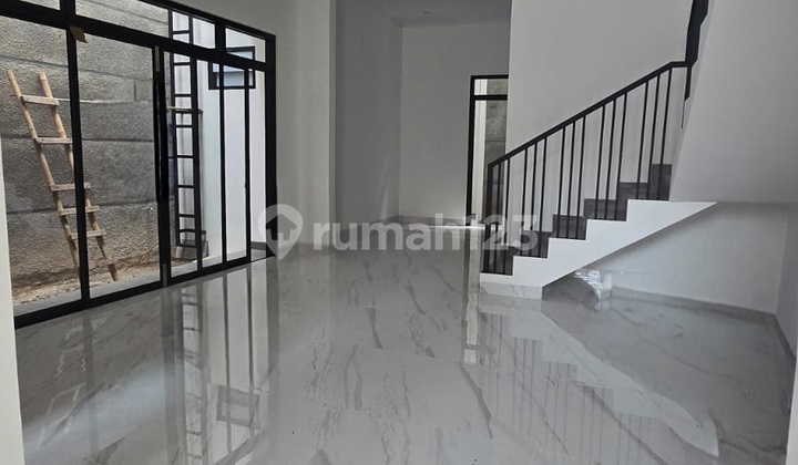 Rumah Baru Siap Huni di Villa Meruya Jakarta Barat, 2
