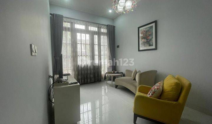Rumah Minimalis Asri Dan Terawat Jalan Di Jl. R. E. Martadinata Bandung 1