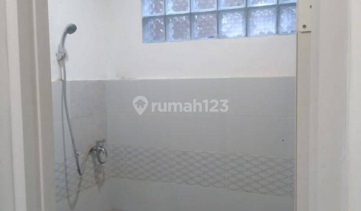 Rumah siap huni BU terawat di Taman kopo indah 1 1