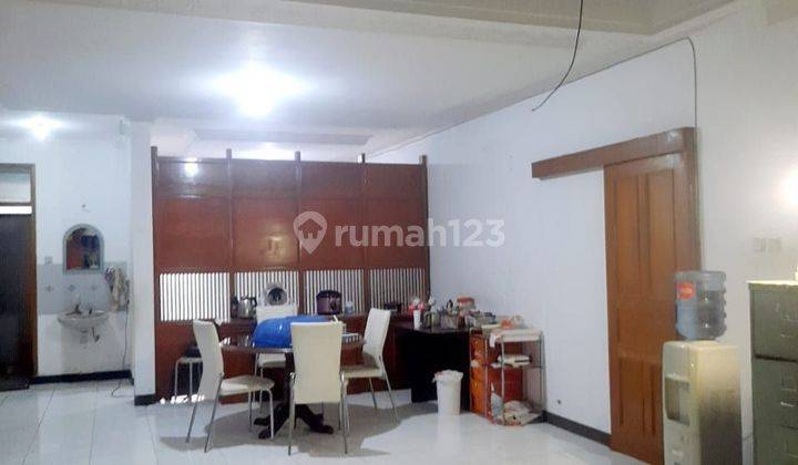 Rumah disewakan semi furnished di Jalan setrawangi 2