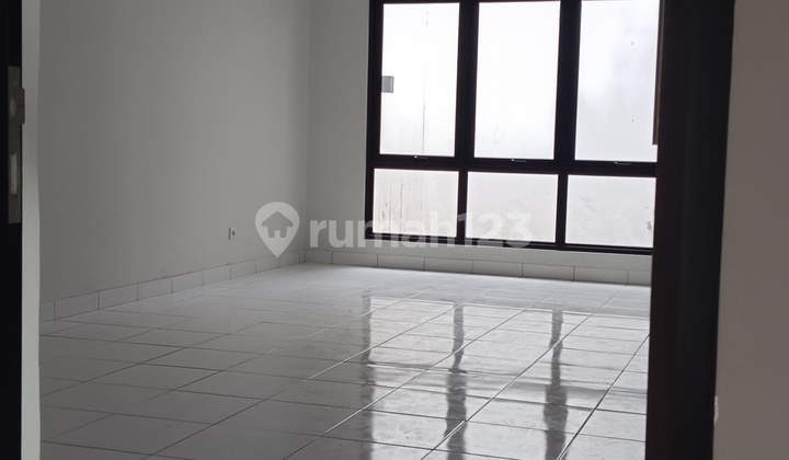 Rumah Luas Siap Huni Jual di Dayana Summarecon 2