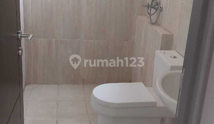 Rumah 2 Lantai Podomoro Bagus Shm Ada Ac Water Heater  2