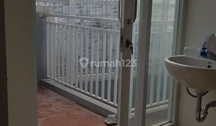 Rumah Bali Modern di Pinggir Jalan Lokasi Dekat Tol Margonda 7