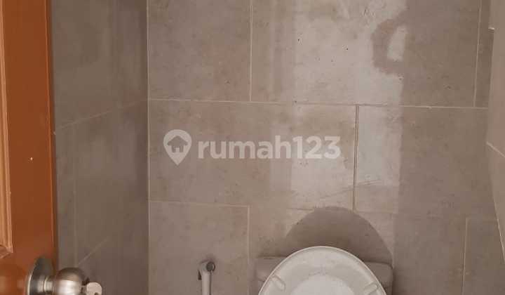 Rumah Bali Modern di Pinggir Jalan Lokasi Dekat Tol Margonda 9