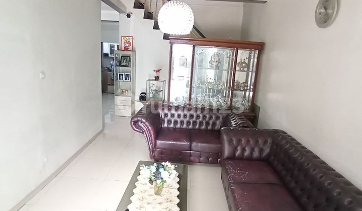 ruang tamu rumah bagus terawat permata permai