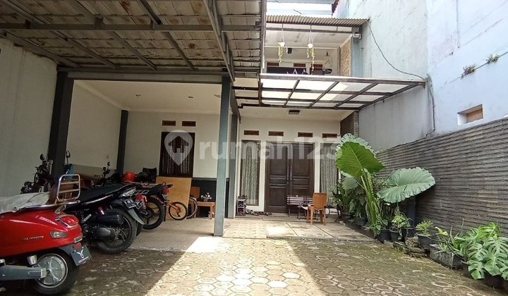 garasi/carport rumah bagus terawat permata permai