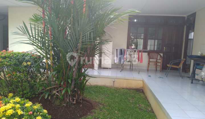 Rumah Bagus Unfurnished SHM di Jl Halmahera, Semarang 3