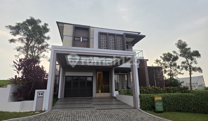 New House with Mountain and Hill Views in the Exclusive Sentul Alaya Cluster