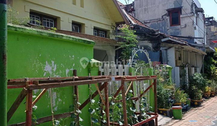 Dekat Pgs , Pasar Turi, Jembatan Merah Plaza, Depan Tugu Pahlawan