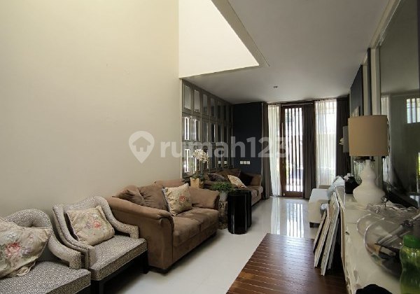 ruang tamu dijual rumah di citraland utama