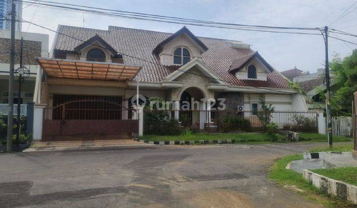 Full Furnish Jual Sewa Rumah 2 Lantai Dharmahusada Row 3,5 Mobil  1