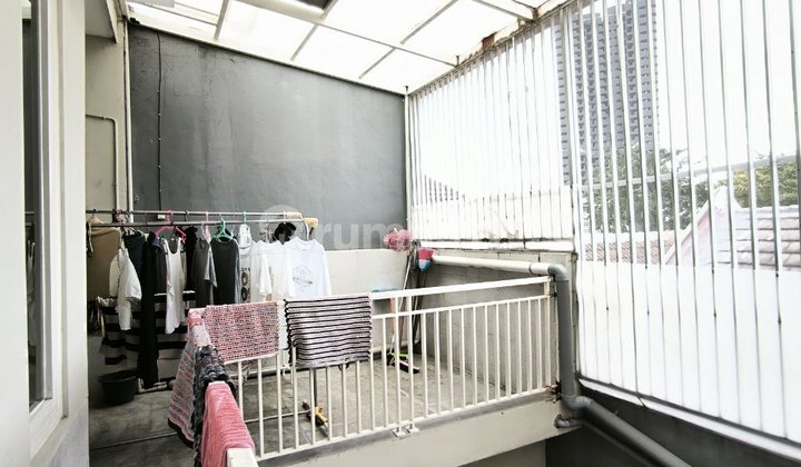 Rumah di Simpang Darmo Permai Siap Huni SHM Nego  2