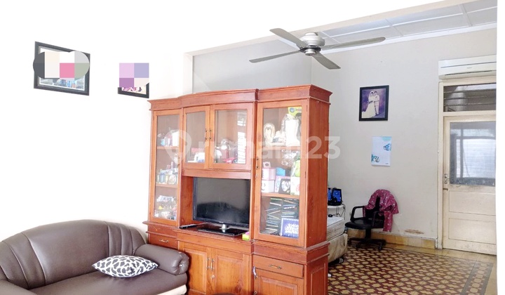 House Near Siola Tugu Pahlawan Central Surabaya For Sale Cheap SHM