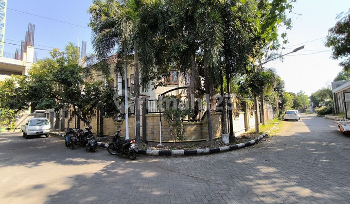 Rumah di Gayungsari Dekat Masjid Agung Surabaya 2