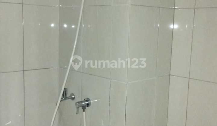 Apartemen The Springlake, Jual Type Studio, Semi Furnish, View Pool, Boleh Nego Tipis! 2