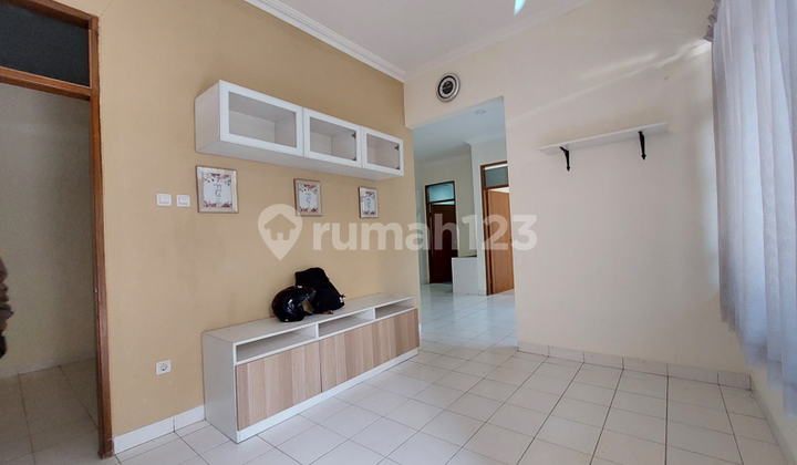 Rumah minimalis jalan masuk 1 mobil di Regol Ciateul tengah kota Bandung murah 