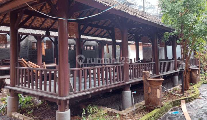 Rumah Besar Pinggir Jalan Sukajadi Bandung Mainroad  2