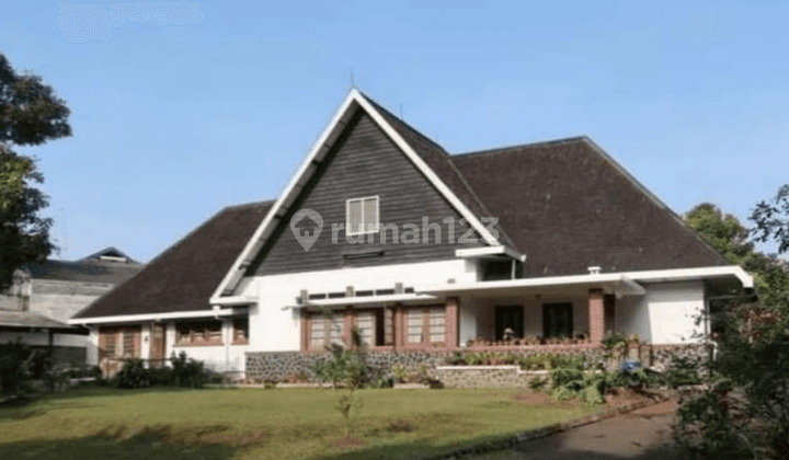 Rumah Belanda Heritage Tipe B , Area Dikelilingi Cafe Dan Hotel di Rancabentang Ciumbuleuit Bandung Utara 