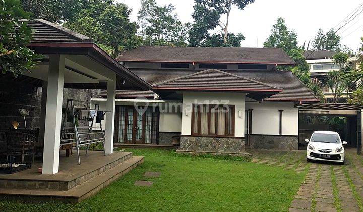 Rumah Minimalis Ada Kolam Renang Hegarmanah Setiabudi Bandung  2