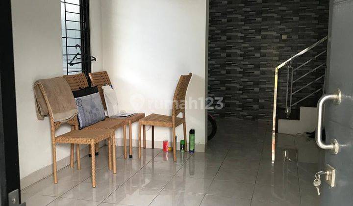 Untuk Keluarga Kecil Rumah Dalam Komplek Griya Alamanda Ciwaruga Bandung  2