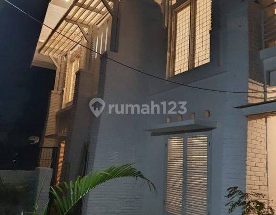 Rumah Klasik Sangat Terawat Halaman Luas Sayap Dago Bandung Dekat Universitas  1