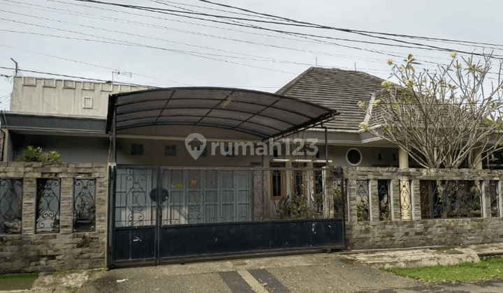 Hadap selatan dijual rumah Holis dian Permai Bandung  1