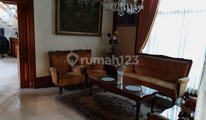 RUMAH 2 LANTAI SHM DI HEGARMANAH CIDADAP BANDUNG HALAMAN LUAS
