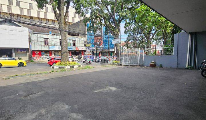 Ruang Usaha tengah kota Bandung Mainroad Jl CIhampelas Tamansari Bandung Wetan  2