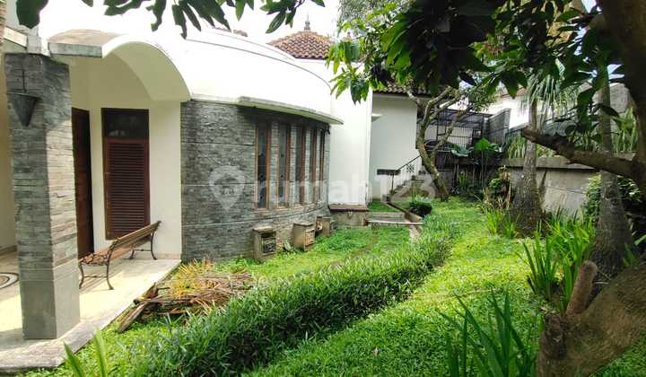 Rumah SHM halaman luas Setra Indah Sukajadi Bandung 