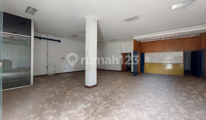 Spacious parking ruko in Babakan Ciparay near Pasirkoja toll exit, Jl Soekarno Hatta Bandung, container accessible. 1