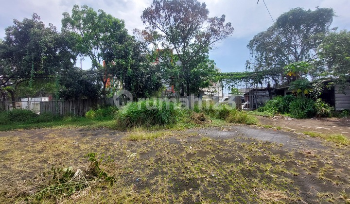 Ruko on Jl. Soekarno Hatta, Babakan Ciparay, near Pasirkoja Toll Exit, Bandung, container accessible, spacious parking. 2