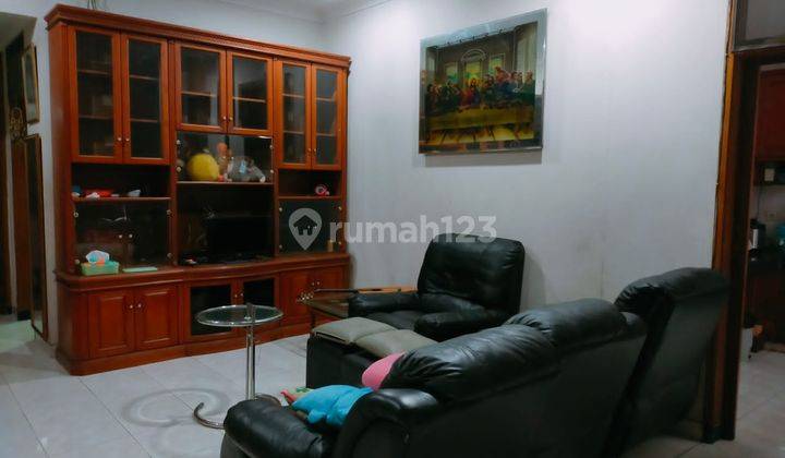 Dijual Rumah Semi Furnish di Singgasana Pradana 1