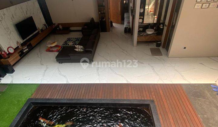 Dijual Rumah Konsep Villa di Singgasana Pradana 2