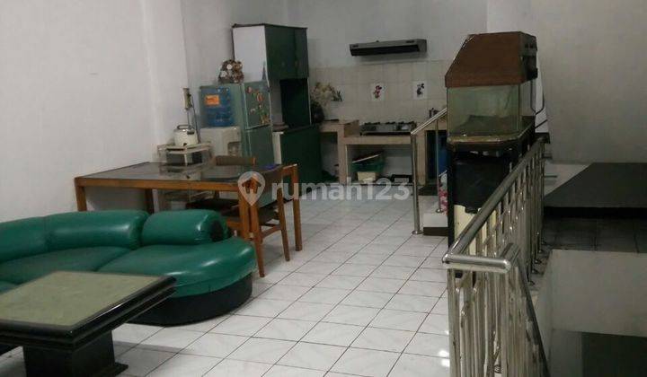 Disewakan Ruko Lokasi Strategis di Moh Toha 1