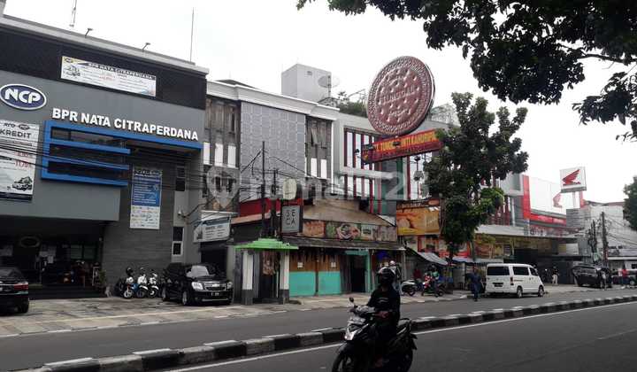 Jual Rumah Bagus Lokasi Strategis Harga Nego di Sudirman 2