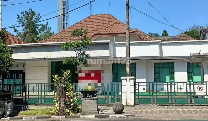 Disewakan Ruang Usaha Strategis, Lokasi Bagus di Jl Riau