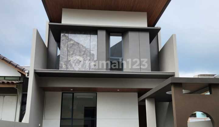 Dijual Rumah Lux Minimalis Siap Huni di Straduta Grande
