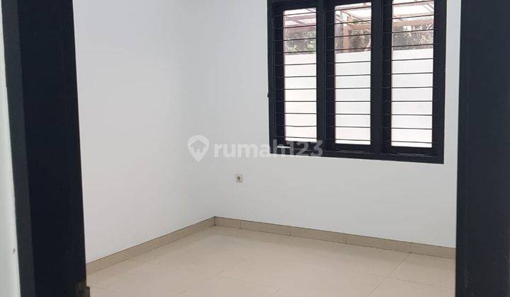 Dijual Rumah Minimalis Siap Huni di Singgasana Pradana 2