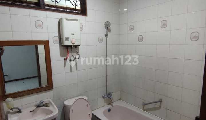 For Rent, Ready to Occupy House in Batununggal 2